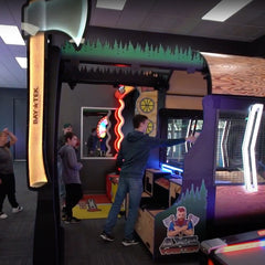 Axe Master Throwing Arcade Machine